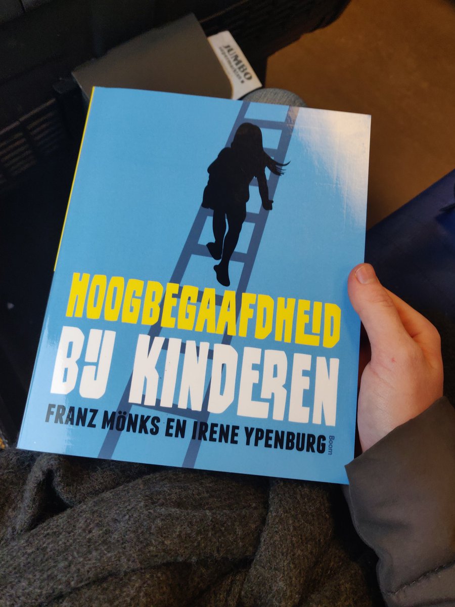 Phroggy_fae's tweet photo. Ik heb dit altijd al een bijzonder onderwerp gevonden en nu ik zelf in aanraking ben gekomen hiermee op stage, ga ik er eens over lezen! #hoogbegaafdheid #hoogbegaafdekinderen https://t.co/geFwmY4LiK