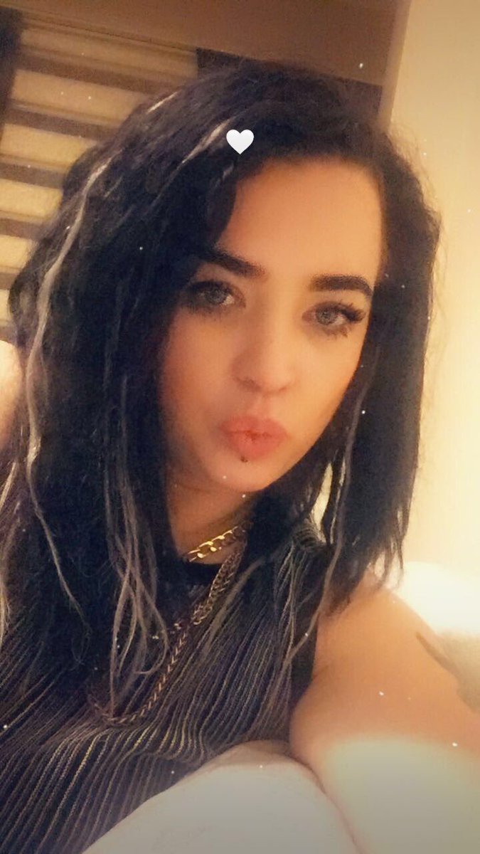 ahugener1's tweet photo. Şık olmalı kadın dediğin! Gelişi, gülüşü, bakışı, duruşu. Hatta gidişi bile..@ahugener1 @eskisehirescort https://t.co/pYCsOSy3b5