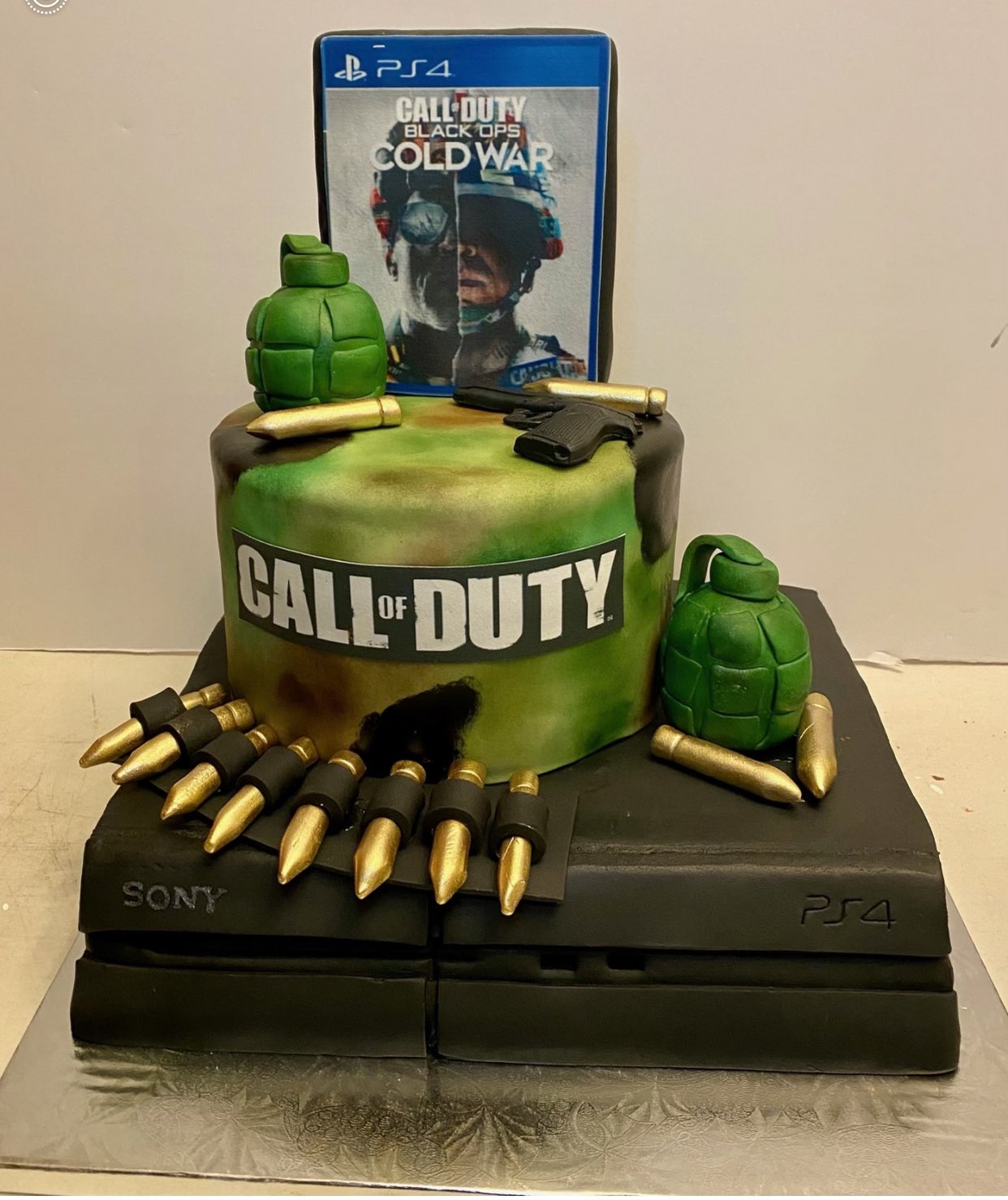 coach Von on Twitter: "Follow my daughter business @ClelandCakery ! Check  this cake out 👀 yes the entire thing is a cake ! If you need valentines  goodies (cookies, cakes etc for
