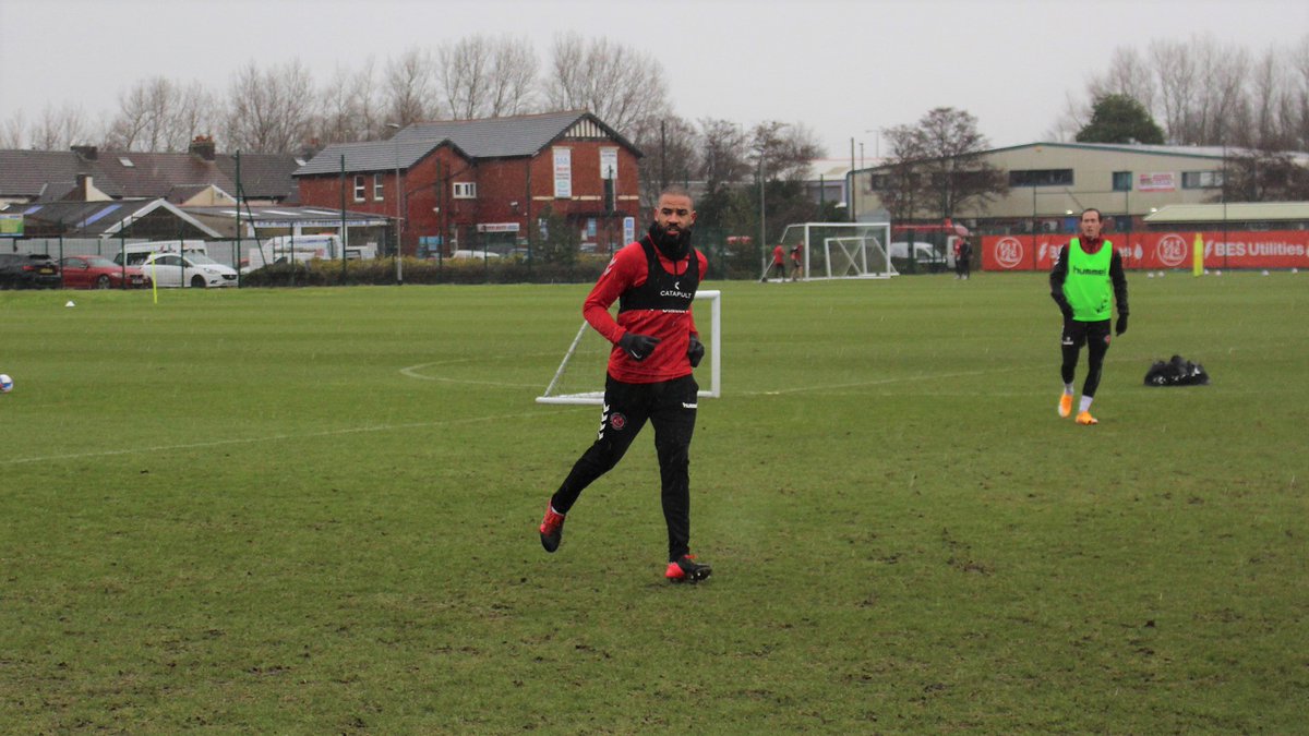 Our new number 1⃣8⃣ has been out training with the squad today - already fitting in well! ⚽️

#OnwardTogether