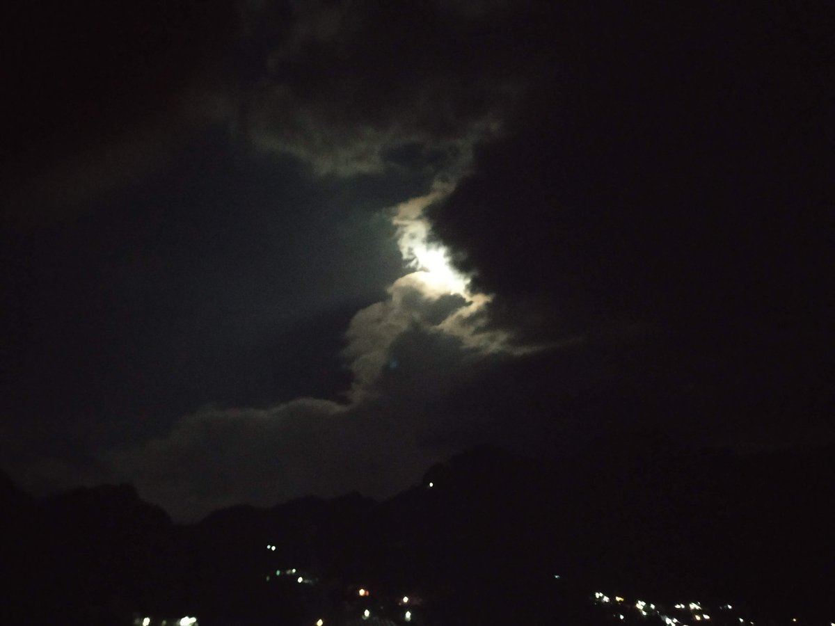 Pramod_pcb's tweet image. छोड़ दूँ ईमानदारी से जीना,या की कतल हो जाऊं?
#उत्तराखंड
#ब्लॉग #9वार्ता_दौर_बिल_वापस_की_ओर #रात #NightPhotography #RandomThoughts