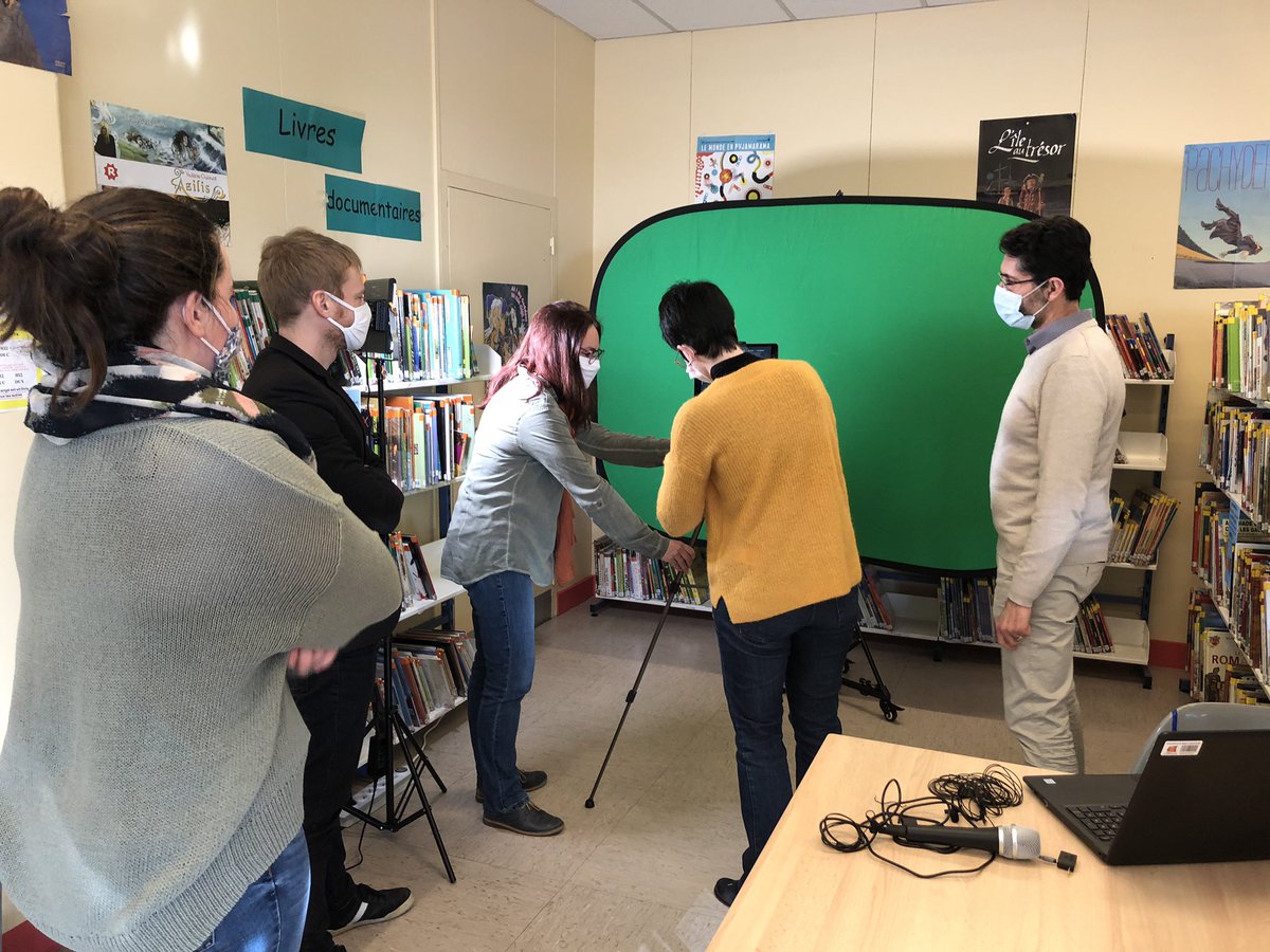 canope_61's tweet photo. Formation à la webtv 📺au collège @JRacineCollege Réalisation de 3 émissions en cours !
#numorne @DraneNormandie @ornedepartement https://t.co/bF3zCIItzi