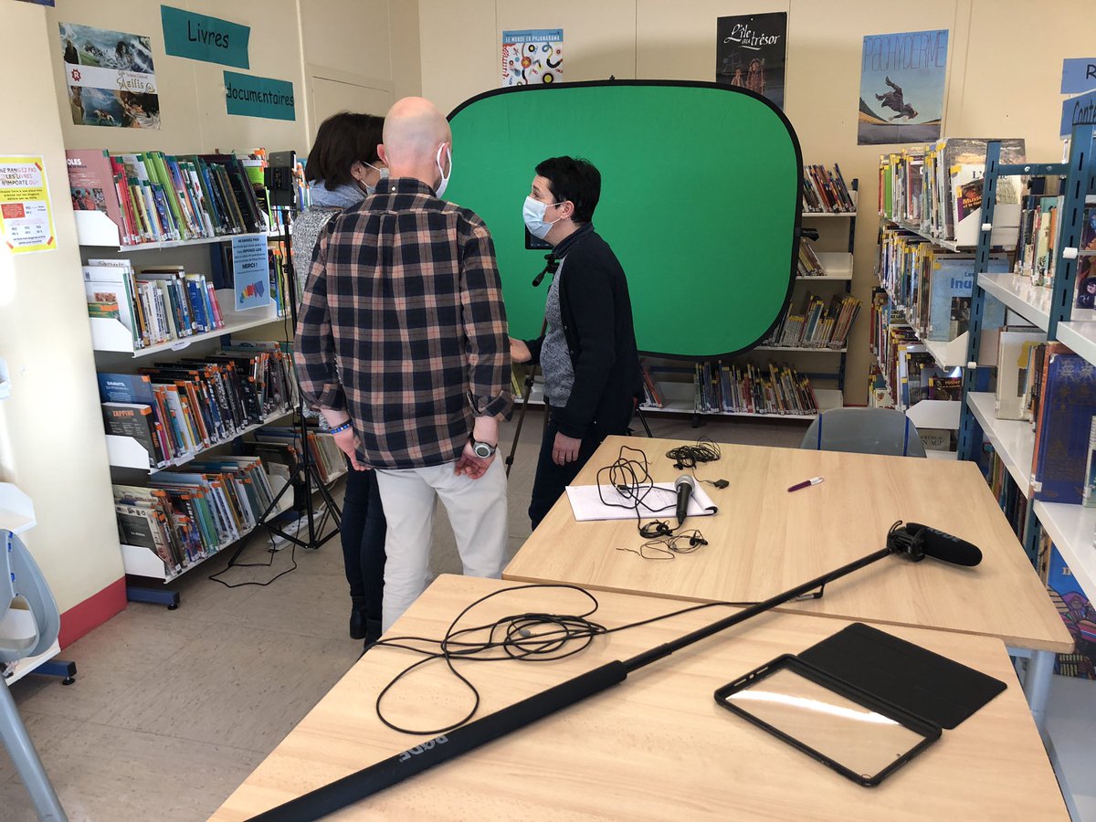 canope_61's tweet photo. Formation à la webtv 📺au collège @JRacineCollege Réalisation de 3 émissions en cours !
#numorne @DraneNormandie @ornedepartement https://t.co/bF3zCIItzi