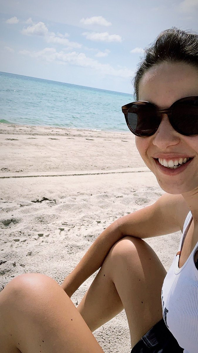 ElineCarion's tweet photo. Remember that you are the ocean. And no one, not even the moon itself is allowed to control your glorious beautiful tides.
#happy #America #Miami #Miamibeach #strongwomen #canigobackplease https://t.co/mKtJUzYtUr