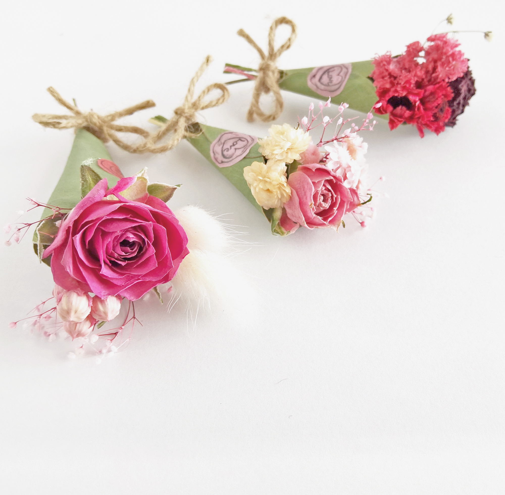 花番 Hanatugai Kaban バレンタイン限定 葉っぱのラッピングブーケ 3束 500 愛の花言葉を束ねました 手書きの封蝋シールも Loveを書き込みました 可愛くて素敵な愛が届きますように フラワーバレンタイン ミニブーケ バラ ドライフラワー