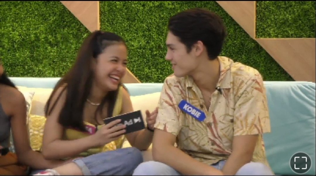 TitaofKoDrea's tweet photo. Yung totoo, umamin nga kung sino sa kapamilya natin sa KD ang anak ng PBB Staff/Crew. Kakampi natin controller tonight. Hihi
Ang saya-saya! 

#KoDrea | KoDrea
Kobie | Andrea https://t.co/FSw7z9Kdyf