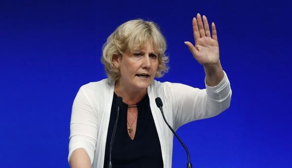 THREAD : Nadine Morano as a paillasson 