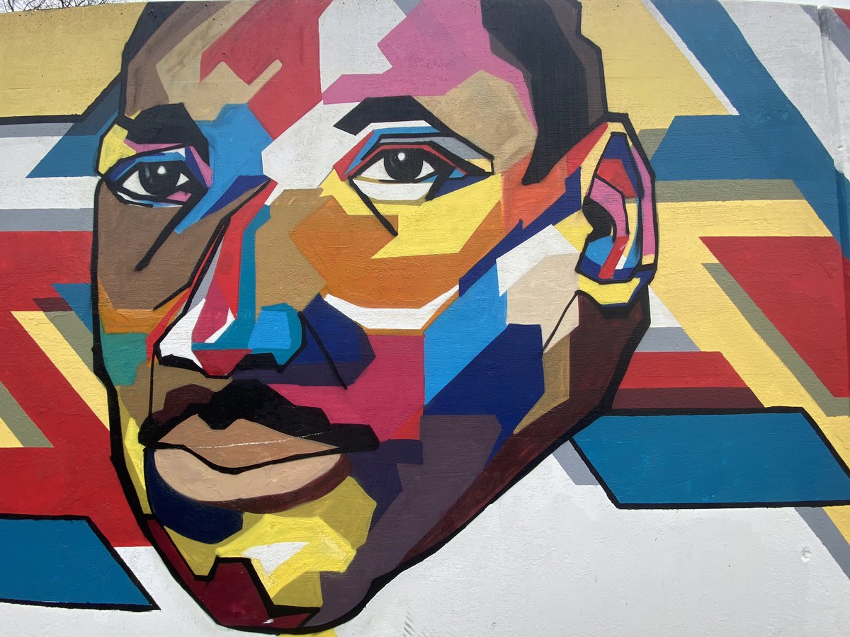 FreePressRVA's tweet photo. Happy Heavenly 92nd Birthday, Dr. King! This mural is on the Martin Luther King Jr. Memorial Bridge (Leigh Street) and it was created by local artists Hamilton Glass & Sir James Thornhill w/a group of local youth artists who pitched during the summer of 2018. #happybirthday https://t.co/AvfkMxVDAH
