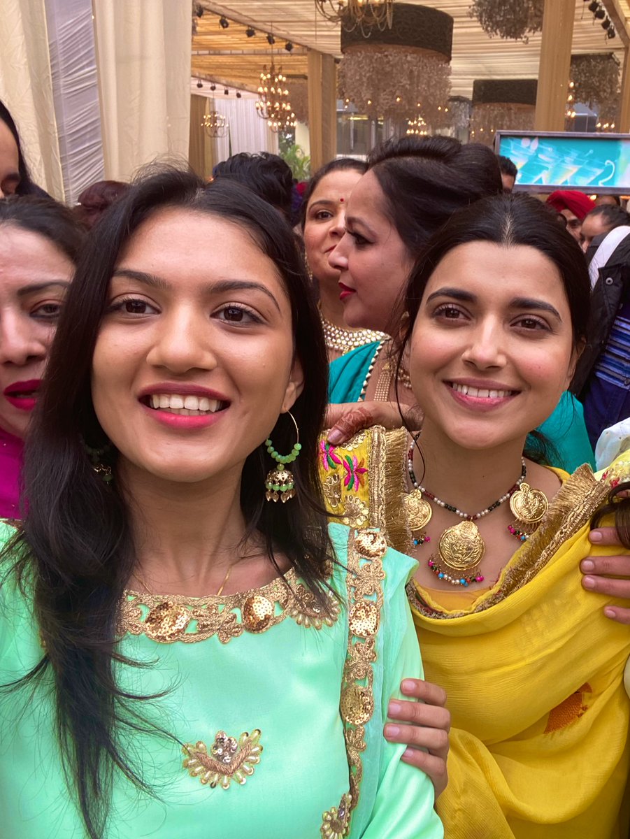 leshakaurr's tweet photo. @Nimratkhaira_ https://t.co/sROZ5AqDyr