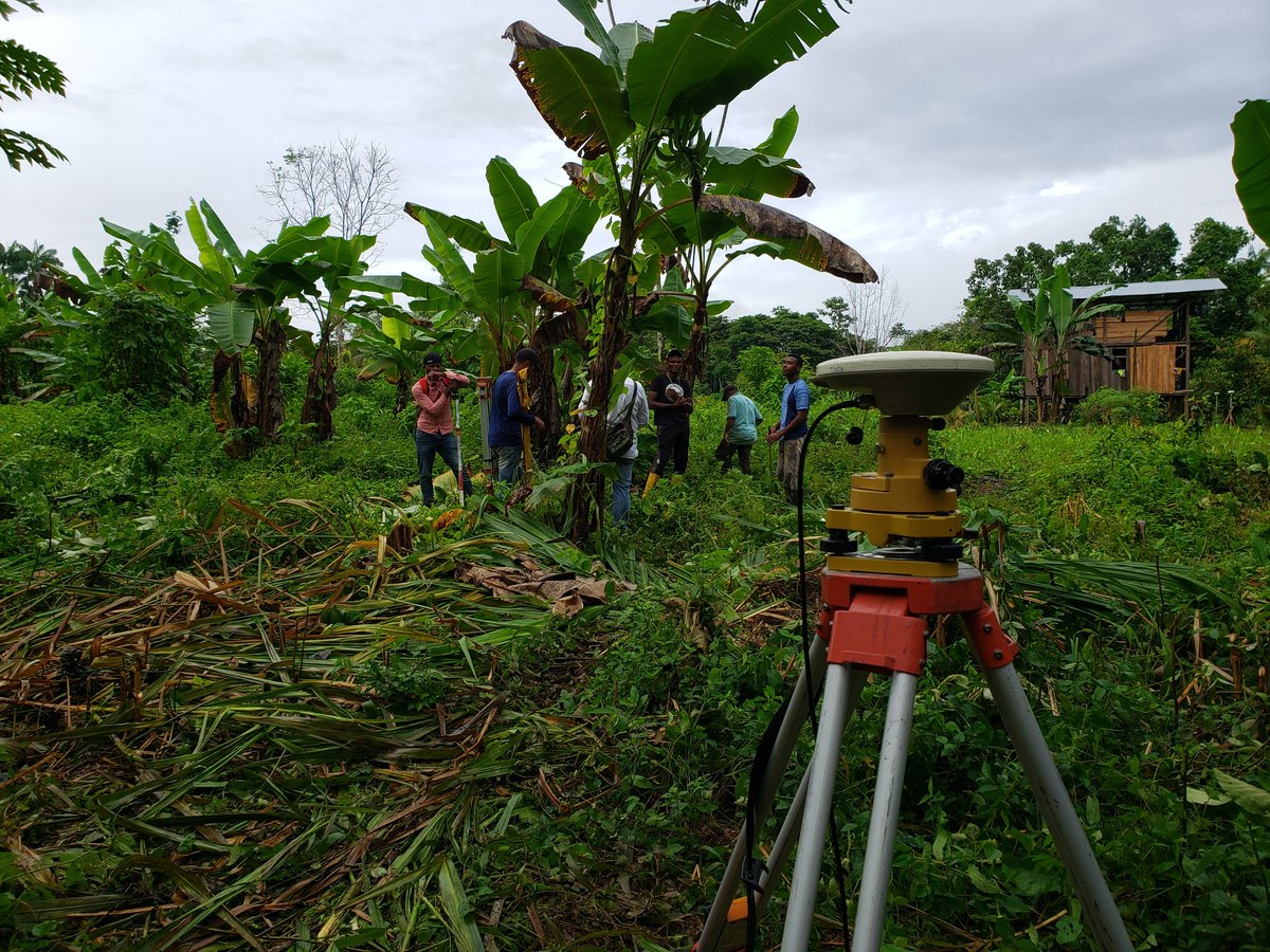 Frutichar's tweet photo. Les informamos que el día de ayer, a través de un equipo de topógrafos procedentes de Bogotá y que se encontraban en El Charco, se llevo acabo la topografía del terreno en donde posiblemente va aquedar la Planta de Transformación Industrial del proyecto de naidí.
¡Muy pronto! https://t.co/0CUG6Jqbf0