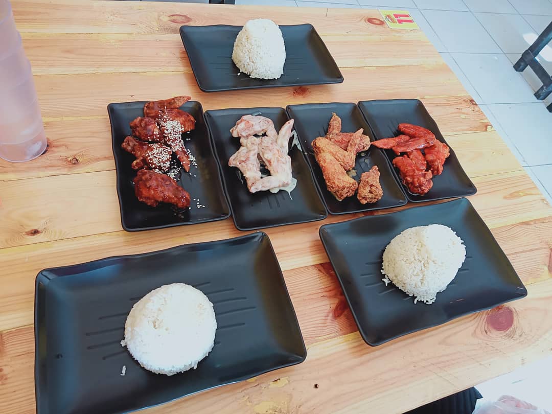 JklorenzoHaynes's tweet photo. Unli Wings With
Cousin 👍 @CailaBuena https://t.co/vsfvsRaMO6