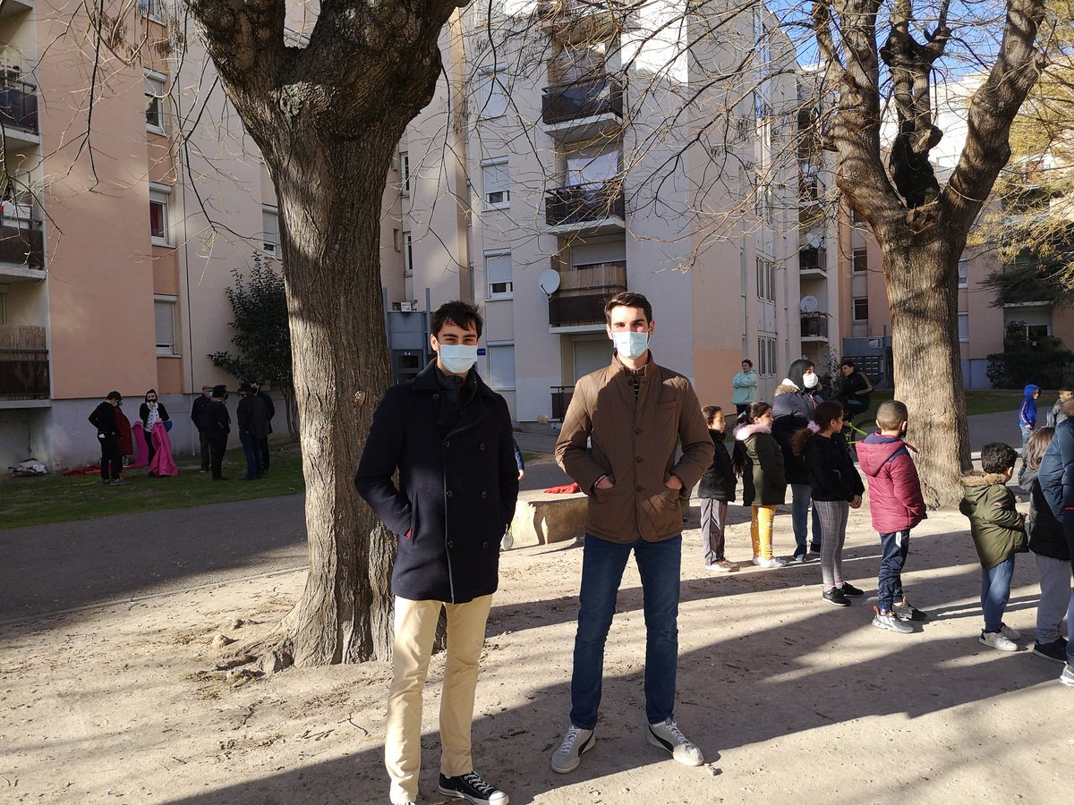 galtier4's tweet photo. Première action quartier Nîmes https://t.co/iCUcu1t3nu
