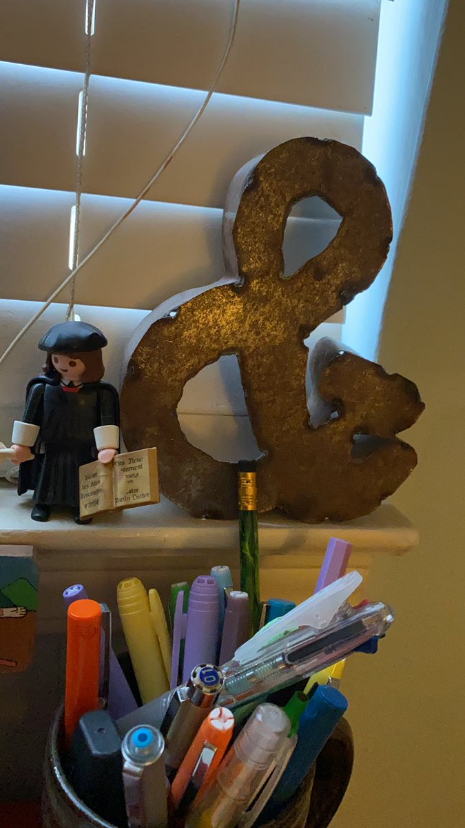 teach2connect's tweet photo. I might have a thing for the ampersand.... @writeguyjeff #FoundPunctuation #MPoP #PatternsofPower https://t.co/KjPj6mXmAR