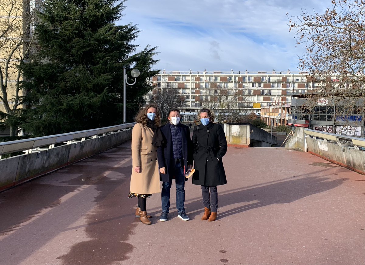 CognardGaetan's tweet photo. Visite du quartier politique de la ville Val d’Aran sur @Colomiers31 de @TlseMetropole. Merci à @KTravalMichelet et @lcasalis de l’accueil et la présentation in situ du projet de rénovation urbaine pour améliorer le quotidien des habitants  #alteal infos➡️ https://t.co/bIyGrnzEKp https://t.co/KfTqCAPtvM
