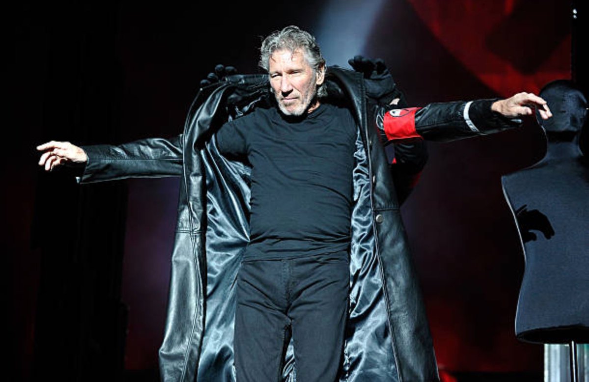 onstage costume changes