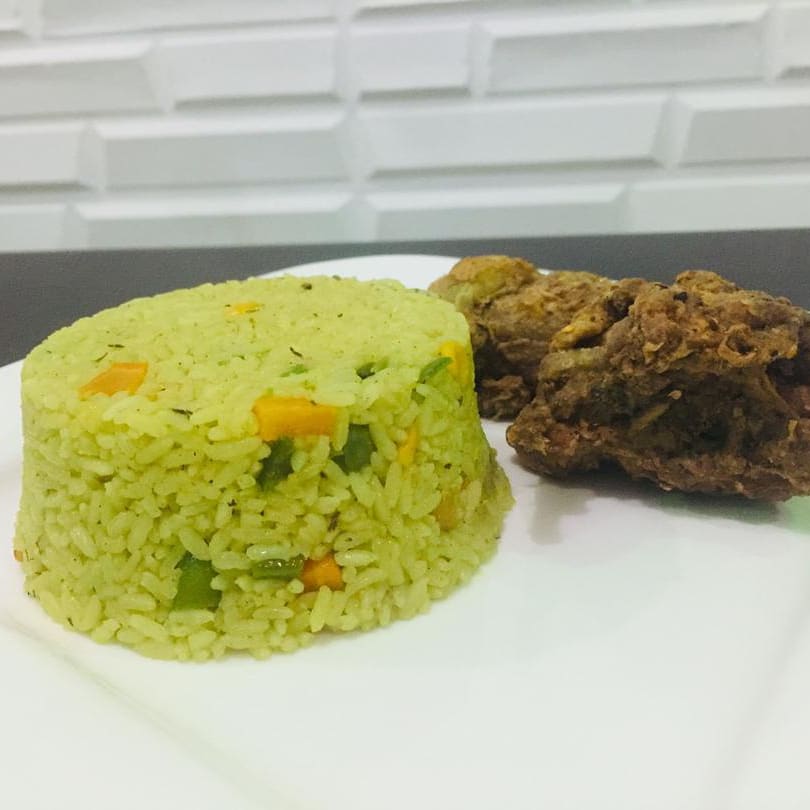 chef_oac's tweet photo. Dish Title
FRIED RICE WITH CRISPY CHICKEN
#chef #entrepreneur #entrepreneurlife #cateringschool #cateringservice #caterings #foodporn #foods #cheflife #chef #chefs #mykitchen #official #naijacakelovers #chefoac
#naijafood #jollof #partyjollof #oacfoods
#lifeofachef #Godsgift https://t.co/4AXTiB5lYV