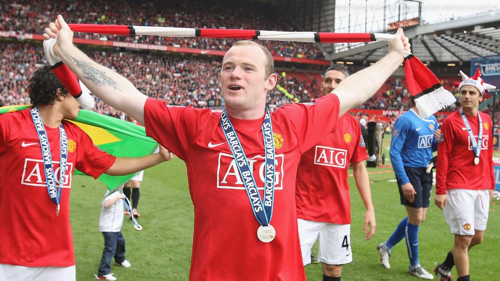 ESPNFC's tweet photo. Wayne Rooney has retired from playing after becoming Derby manager on a full-time basis. 

The end of an era 😢 https://t.co/UvWo4TYzEv