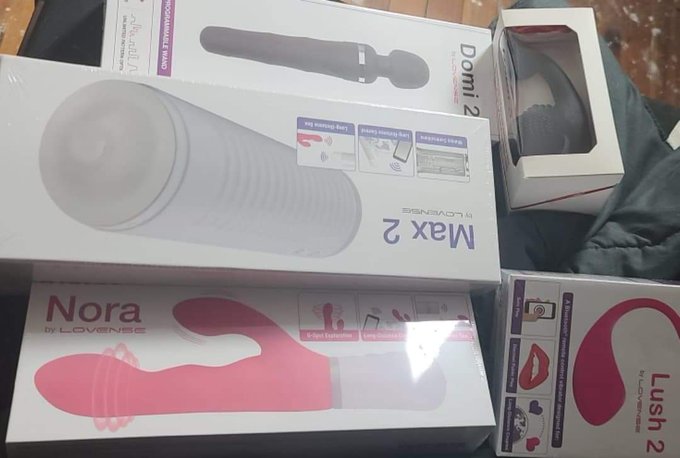 Got some new play things anyone want to cum and try? https://t.co/6hTTJYKggC