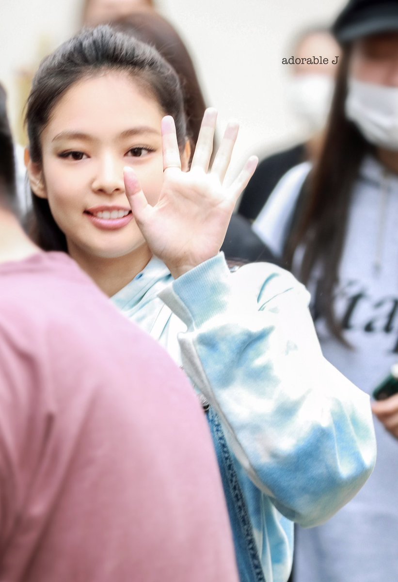 adorable__JS's tweet photo. 𝑯𝒂𝒑𝒑𝒚 𝑩𝒊𝒓𝒕𝒉𝒅𝒂𝒚  "𝑱𝒆𝒏 𝑱𝒆𝒏” 🥳💙
            
#PricelessJennieDay
#BonJennieversaire
#빛이나는_제니의_모든날이_찬란하길

블랙핑크 제니 #JENNIE @BLACKPINK https://t.co/oSN6yuwTIo