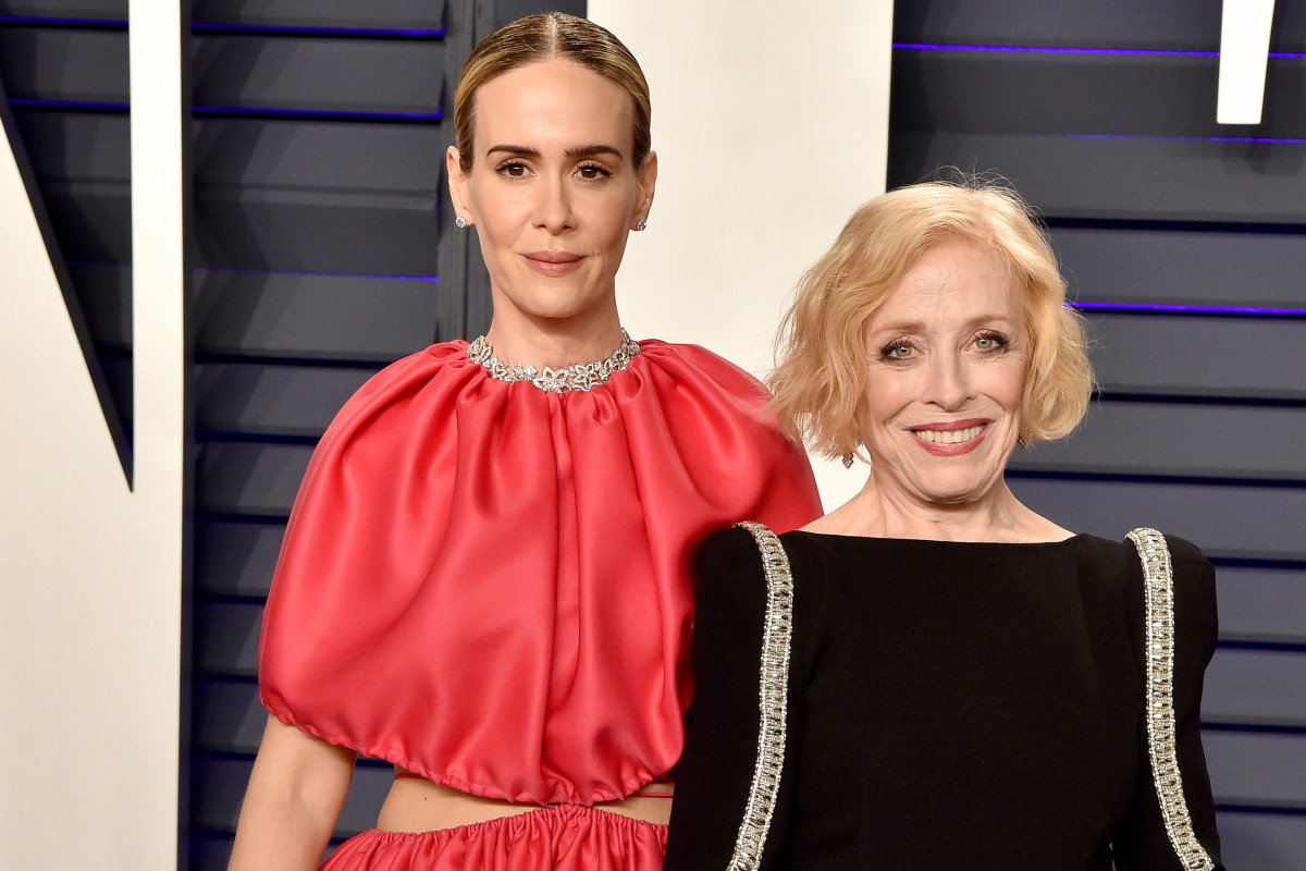 Sarah Paulson wishes \perfect\ girlfriend Holland Taylor a happy birthday  