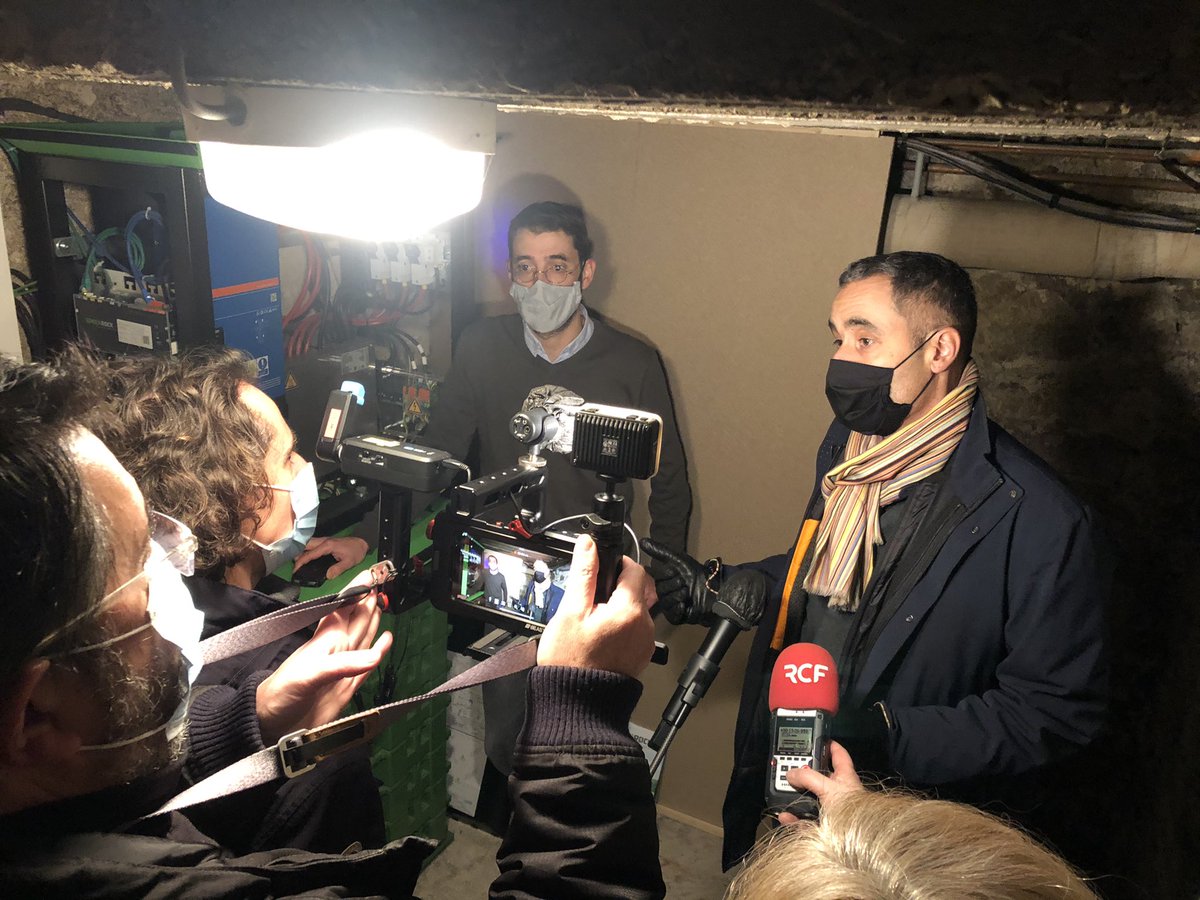 nthierry's tweet photo. [Solution innovante] 
ici une maison partiellement autonome en énergie grâce à une combinaison panneaux photovoltaïques et batteries au sel, distribuée par #ElSmartGrid, une entreprise de #HauteVienne 
#SmartCity #NT2021 #TransitionEnergétique https://t.co/A22U9r4oX0
