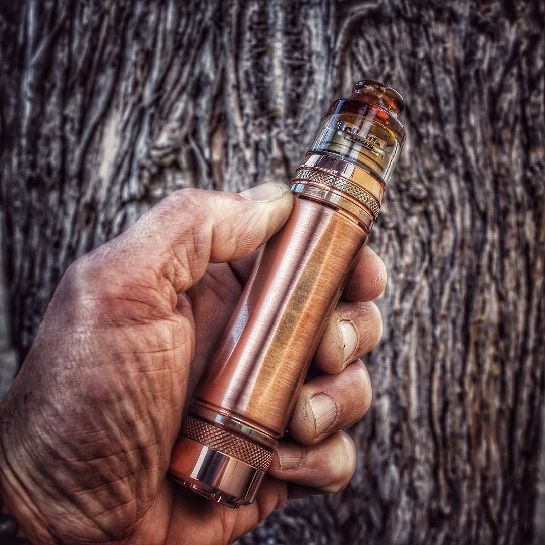 jenniferAlvarw's tweet photo. From @taxijim71 Barking up the right tree.
Can't go wrong with the Heavy Hitter and US1 combo.
.
Heavy Hitter from @timesvape @tenacioustxvapes and @heavymetalvaper
US1 and Ultem Spectrum cap from @trinityglasshardware
.
.
https://t.co/9AhRjwrDYz
#officialtimesvape #tubemod https://t.co/ehXnhmnfPm