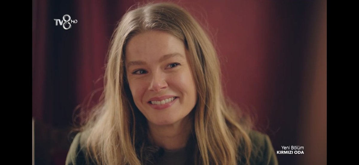 "En kötüsü de ne biliyon mu? Can ne seversin diye sorduydu ya bana? senin için diye şarkı yaptırdı ya? onlar da gerçek değilmiş galiba. En çok bu koyuyor biliyon mu? meğer ne sevdiğimi merak eden kimsem yokmuş ya benim."
#KırmızıOda