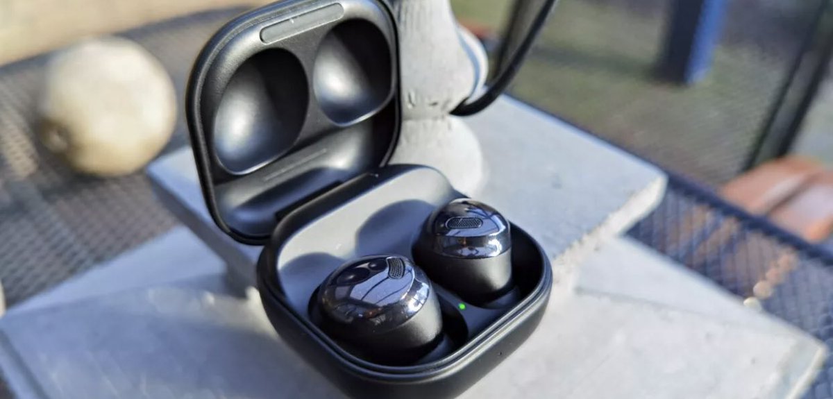 Emiri_Netic's tweet image. Galaxy buds pro let me know what you think off this Samsung Galaxy Buds Pro #samsung #tech #2021tech #CES2021 #Android #GalaxyS21Ultra5G #GalaxyS21Ultra #s21 #ultra #Samsung #twitter