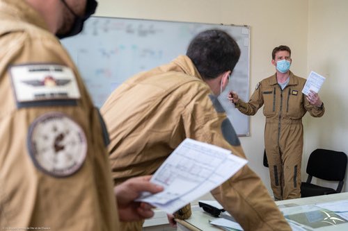 ChrTell's tweet image. #Rafale, Mirage 2000-5, Mirage 2000D, A330 Phénix, Casa, Puma... Les équipages de l’@Armee_de_lair s’exercent à l’Entry Force à #Djibouti. Objectif : se préparer aux conflits de demain, dans un cadre d’entraînement hors-norme #fildefense #AvGeek 

➡️ defense.gouv.fr/air/actus-air/…