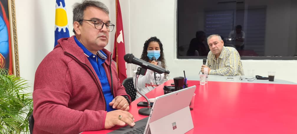 Iniciamos la jornada del día con nuestro nuevo programa radial 📻🎧 <a href="/encontactoconrt/">En Contacto con Rafael Torrealba</a> 

Agradecido con la compatriota diputada <a href="/marifredvzla/">Marifred Rodríguez Mendoza</a> por habernos acompañado en este espacio.

Recuerda sintonizarnos todos los viernes a las 7:30 am por la señal de <a href="/activa1045fm/">Activa 104.5 fm</a>