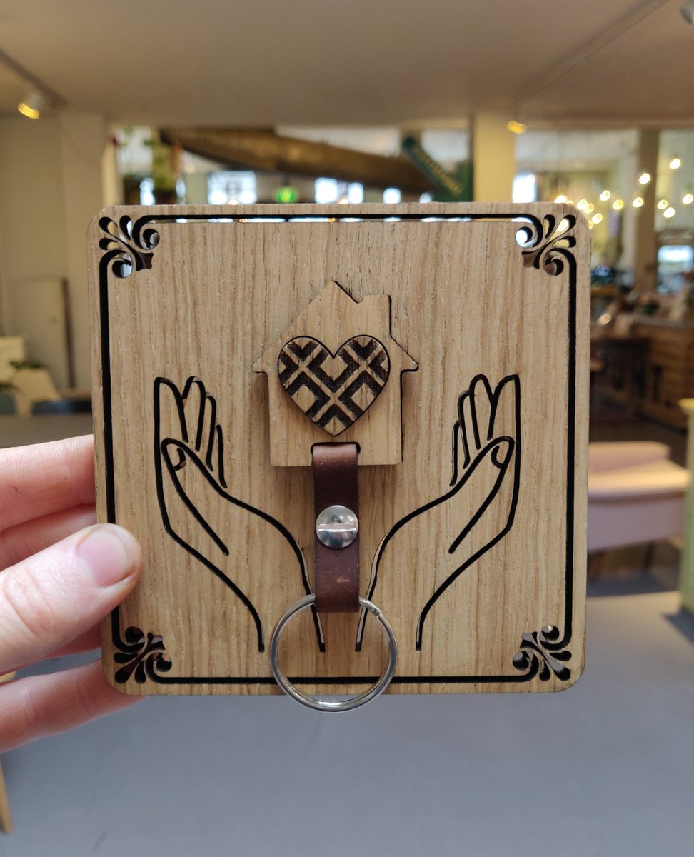 CreativeUseofTe's tweet photo. De gemeente Breda heeft aan ons gevraagd een mooie cadeau te ontwerpen, voor mensen die succesvol de asielprocedure hebben doorlopen en definitief een thuis hebben in Breda. https://t.co/gzJx9l1Pmm