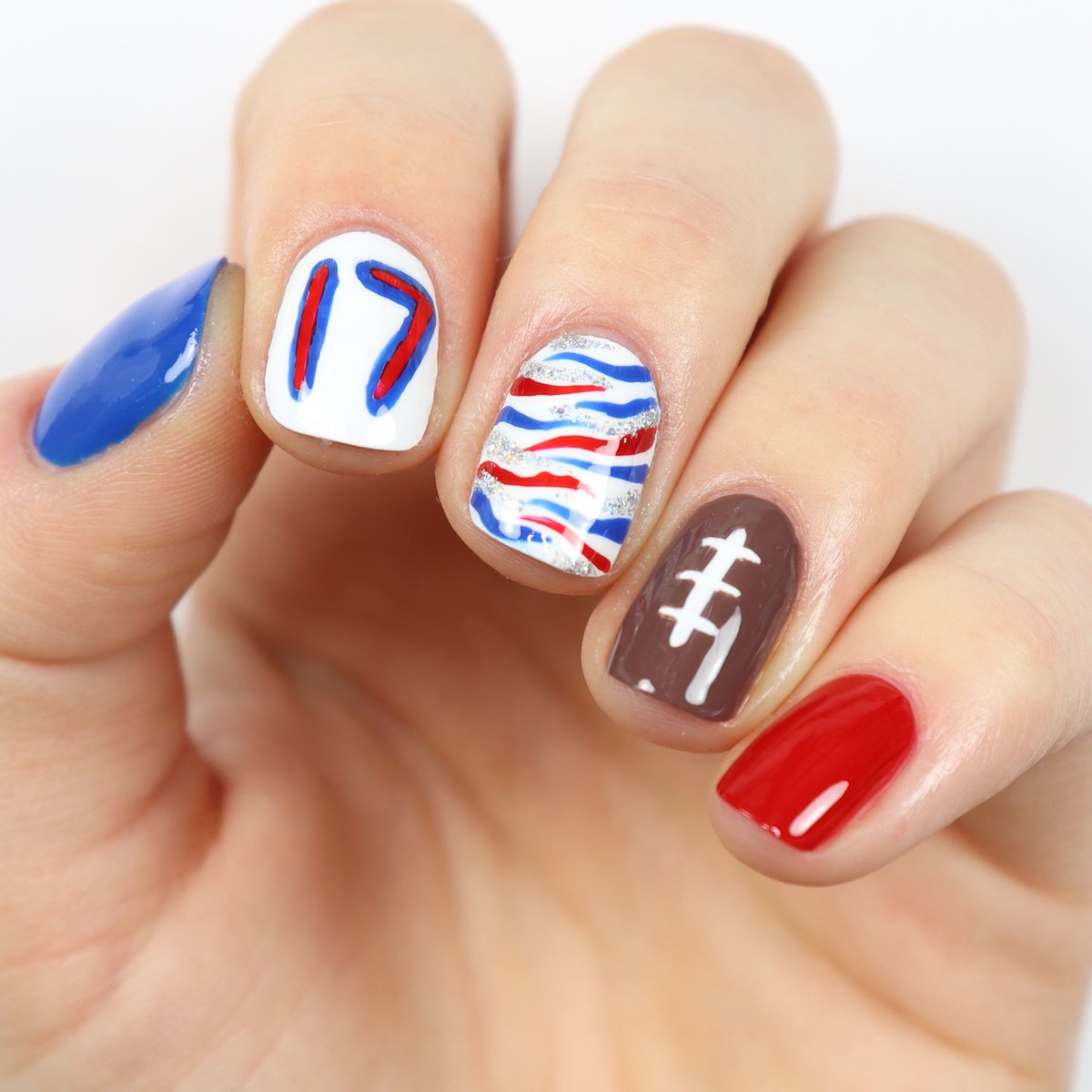eabnailart's tweet photo. GO BILLS❤️💙🏈 @BuffaloBills @JoshAllenQB @stefondiggs #BuffaloBills #BillsMafia https://t.co/nCyOIZjk0d