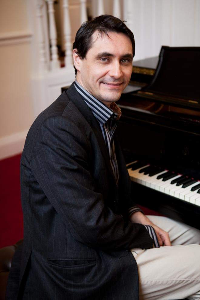 JimMastersTV's tweet photo. Today! #pianist #violinist #composer David Shenton is my special guest on The Jim Masters Show LIVE! 7pm EST 4pm PST on #YouTube https://t.co/IOGazkz6ei &amp; #Facebook https://t.co/vJFsNiaXM9. #music #pianio #violin #entertainment #jimmasters #jimmasterstv #thejimmastersshow #live https://t.co/LdE97xd5Hh