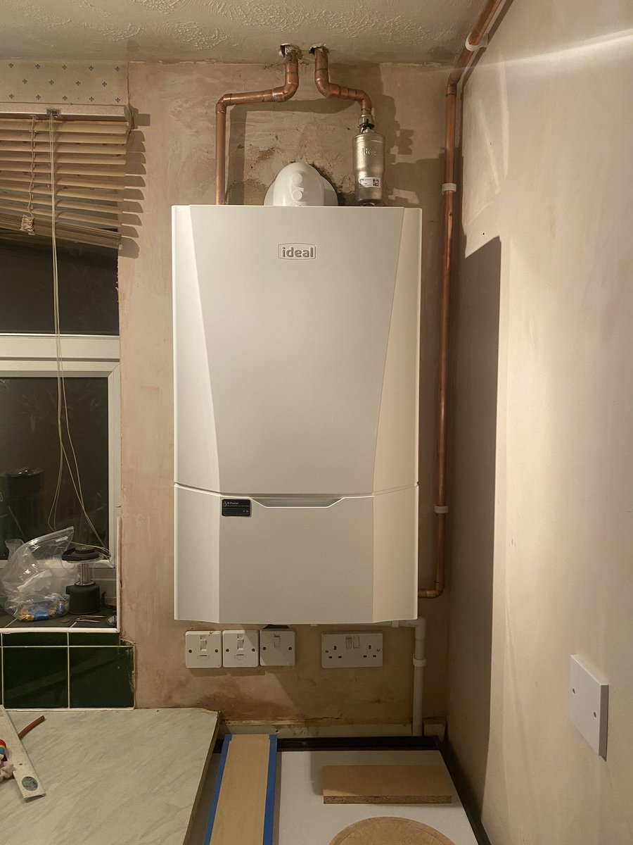 robfoster_85's tweet image. This weeks job was a nice one nightmare waiting for Cadent though 2 hours I didn’t have spare 😩. #idealvoguemax #joulecylinders #pressureproblems