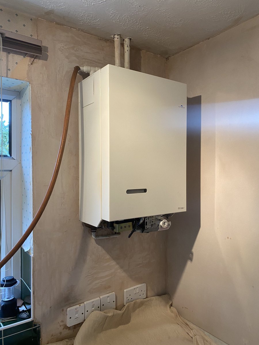 robfoster_85's tweet image. This weeks job was a nice one nightmare waiting for Cadent though 2 hours I didn’t have spare 😩. #idealvoguemax #joulecylinders #pressureproblems
