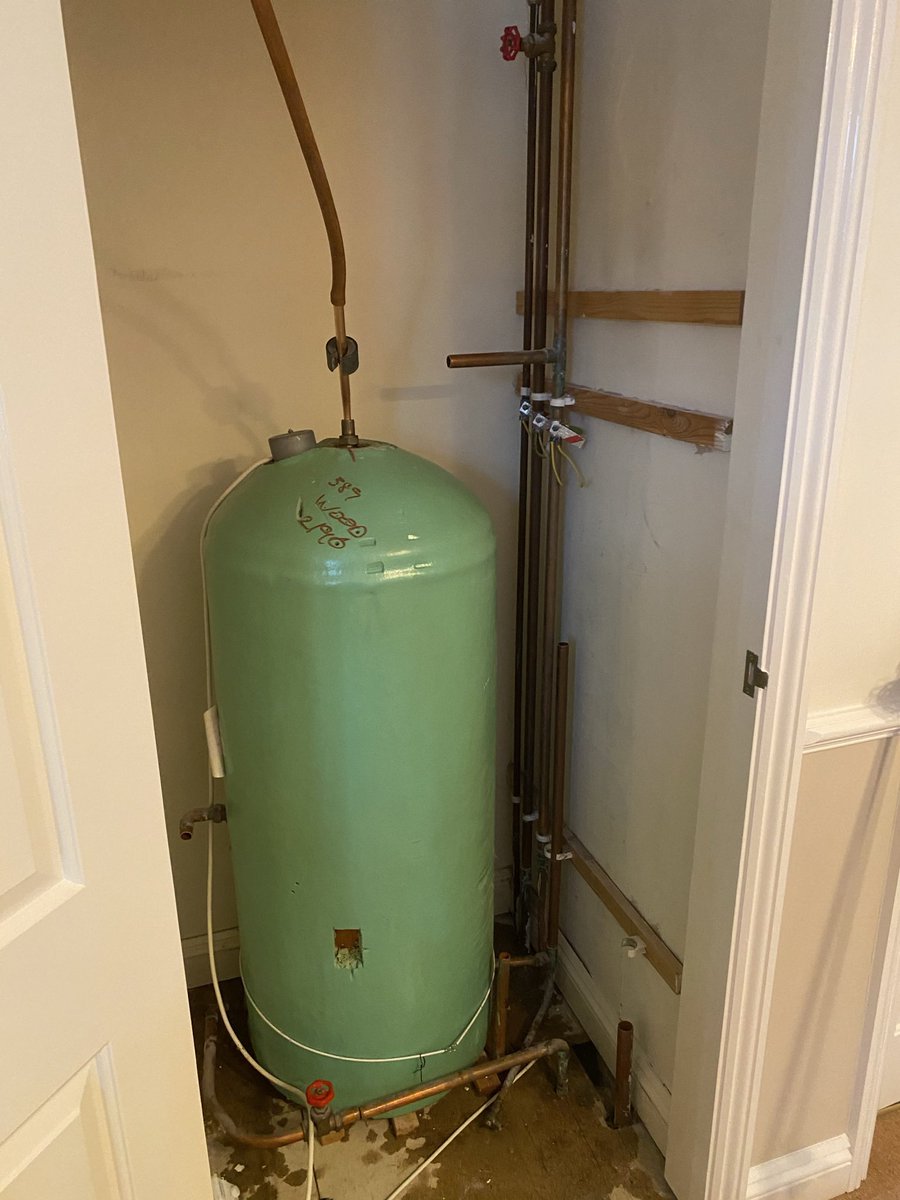 robfoster_85's tweet image. This weeks job was a nice one nightmare waiting for Cadent though 2 hours I didn’t have spare 😩. #idealvoguemax #joulecylinders #pressureproblems