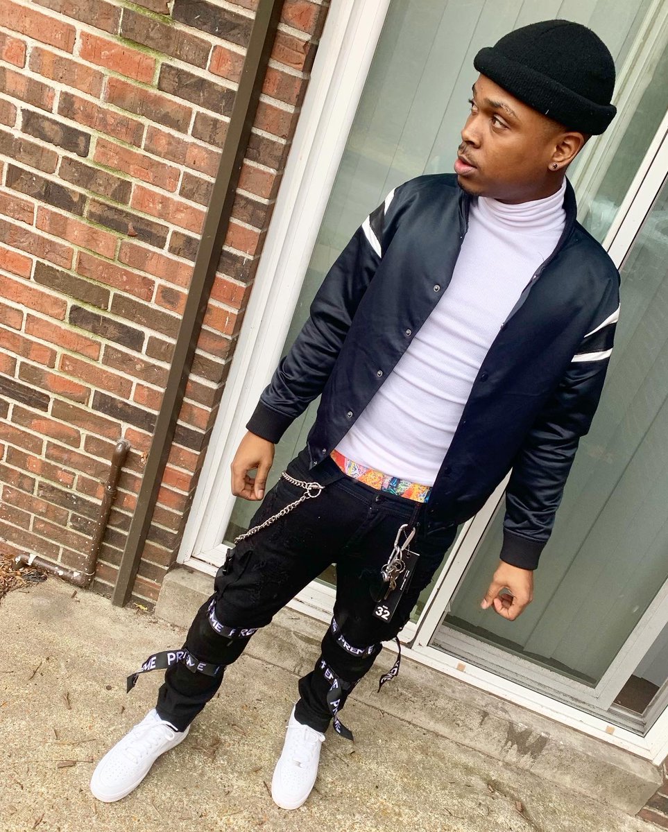 boonathraxxtv's tweet photo. I was born rich I just ain’t got my payment yet #RipRio #RipOshay
#25🎉 https://t.co/NdE1yYZiNY