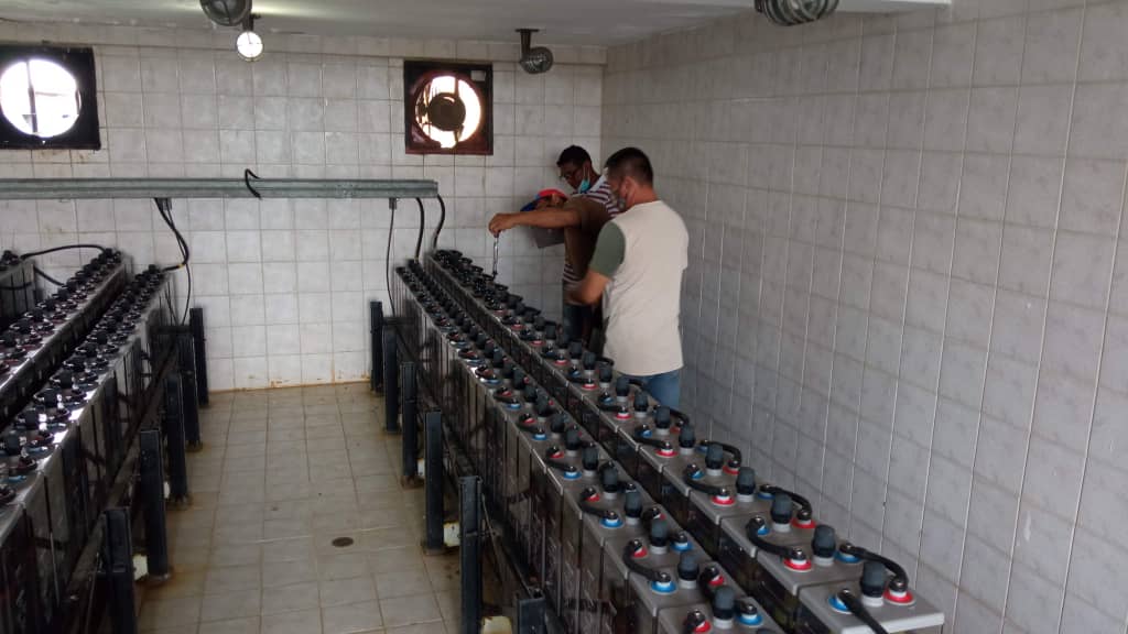 minenergia_ve's tweet photo. #NOTICIA #MONGAS Para el buen funcionamiento de los equipos, se ejecutó mantenimiento a los servicios auxiliares de corriente continua asociados a la Subestación Eléctrica El Parque, en la ciudad de Maturín #16Ene https://t.co/Dx4AbPoOX5