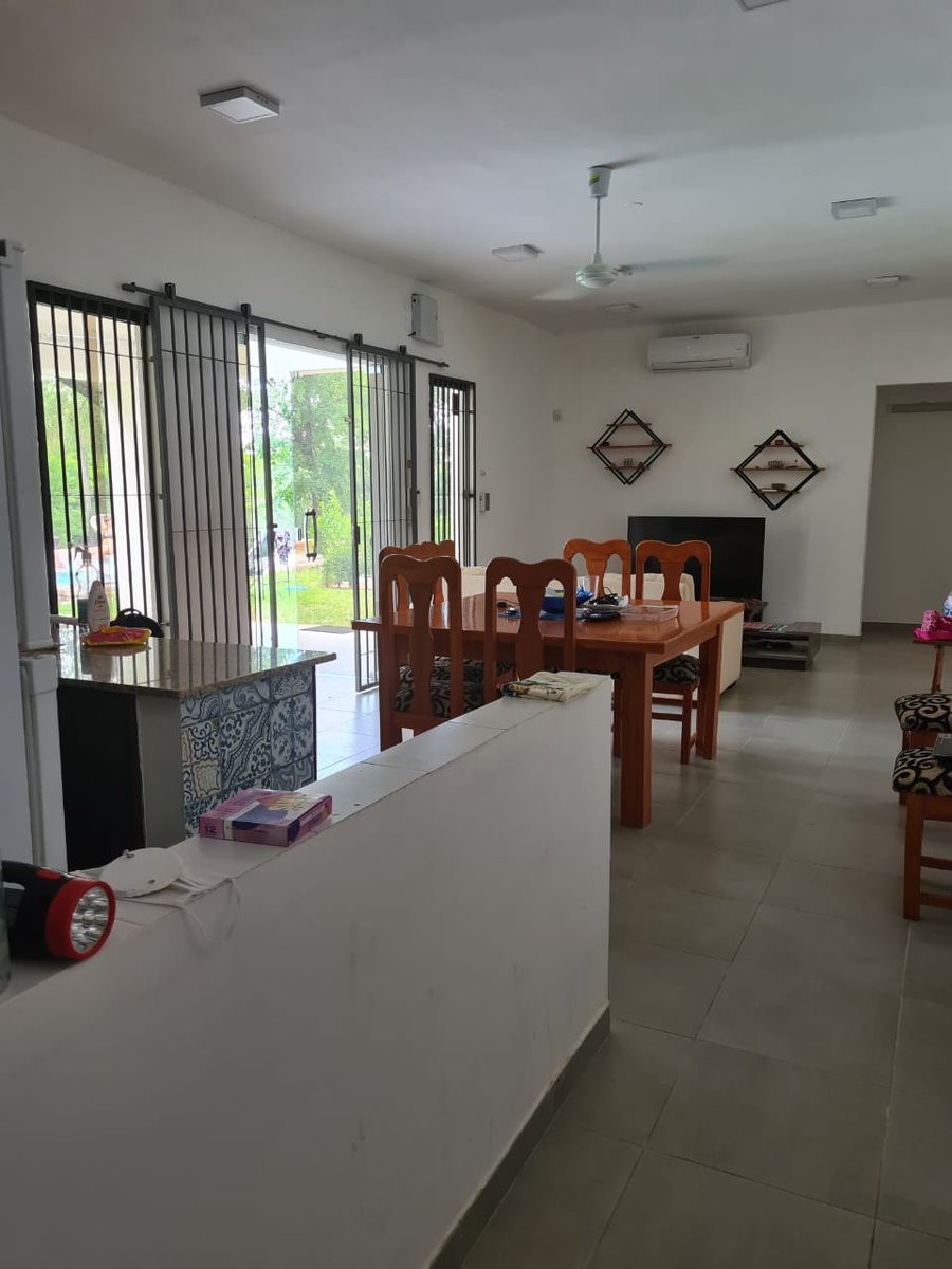 negrovazquez's tweet photo. Alquilo casa en San Bernardino 
Disponible de lunes a viernes durante enero, Febrero todos los dias libre ✨😎🌅
Alquiler por dia, fin de semana, por quincena y por mes .
Mas info al privado. https://t.co/HdVjUrNDvz