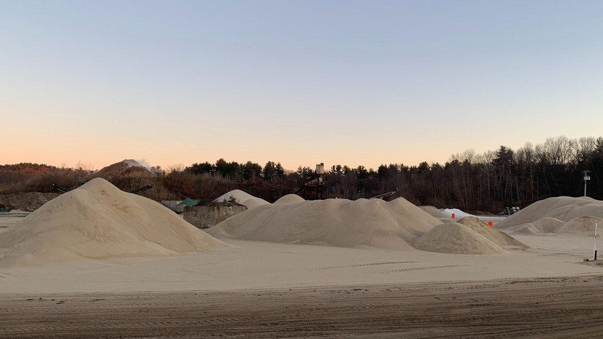 ReadCustomSoils's tweet photo. Did you know our Northern New England Blending Facility operates all year long? Our team custom blends several engineered soils during the colder months and even more when it's warmer!
#engineeredsoil #customsoils #soils #customblended #landscaping #certified #ReadCustomSoils https://t.co/PZs5VRjGpS