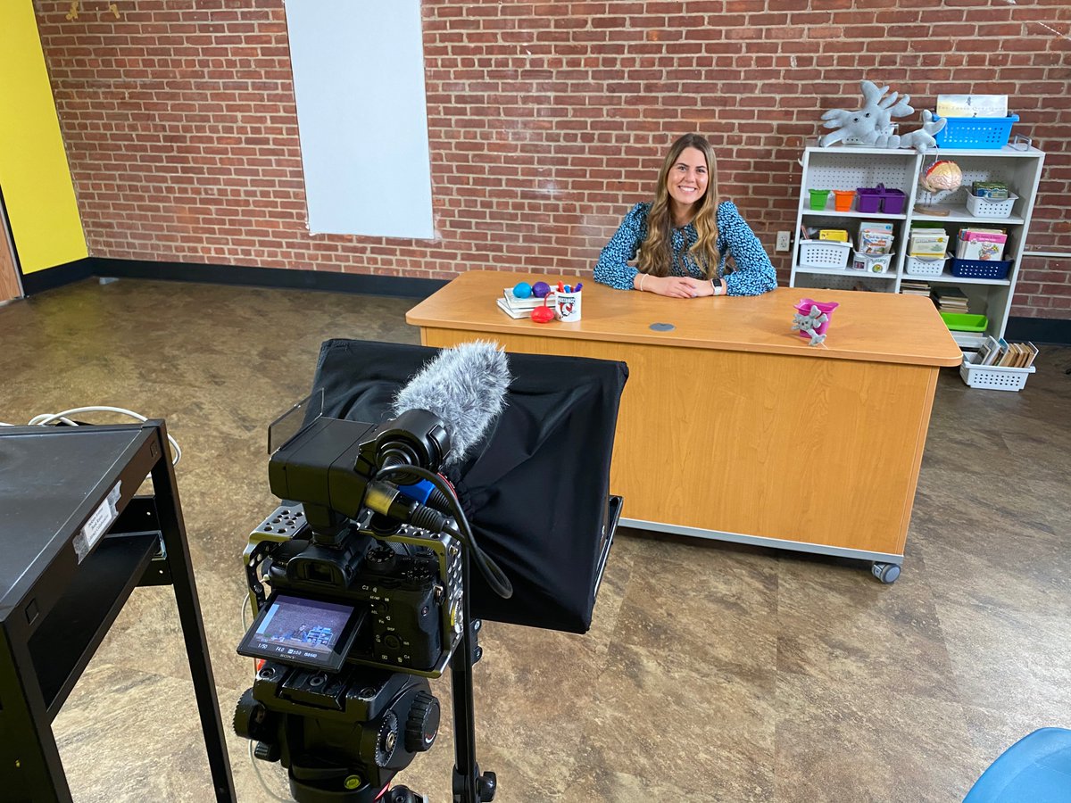 Great being back on set for more #mineolagrows filming with <a href="/Jennmaich/">Jennifer Maichin</a> and <a href="/Ms_rodriguez4/">Daniela Rodriguez</a> !