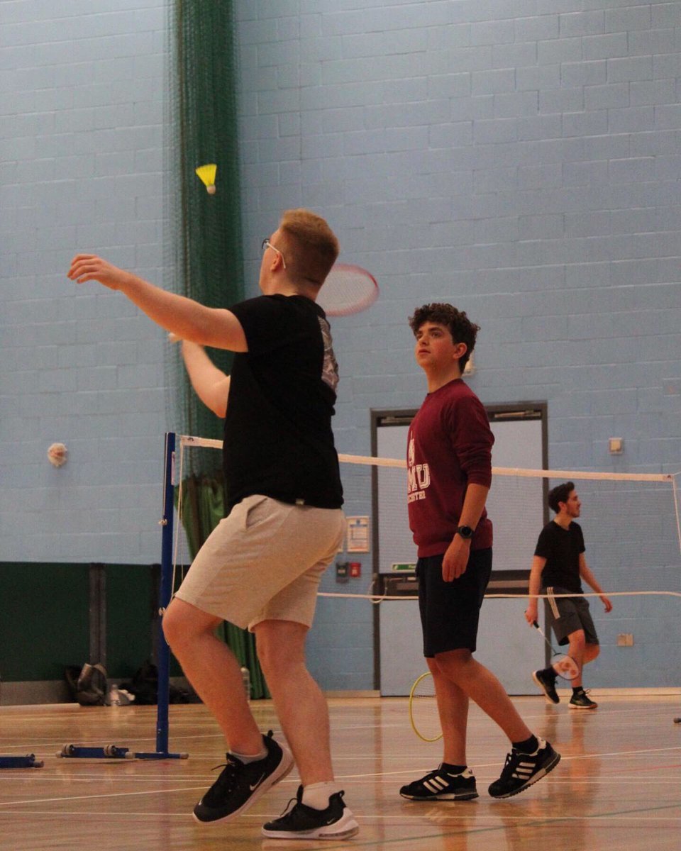 Throwback to our weekly Badminton sessions 📸

Take a look at the session action below 👇

Can you spot yourself or a friend 👀

#HealthyDMU