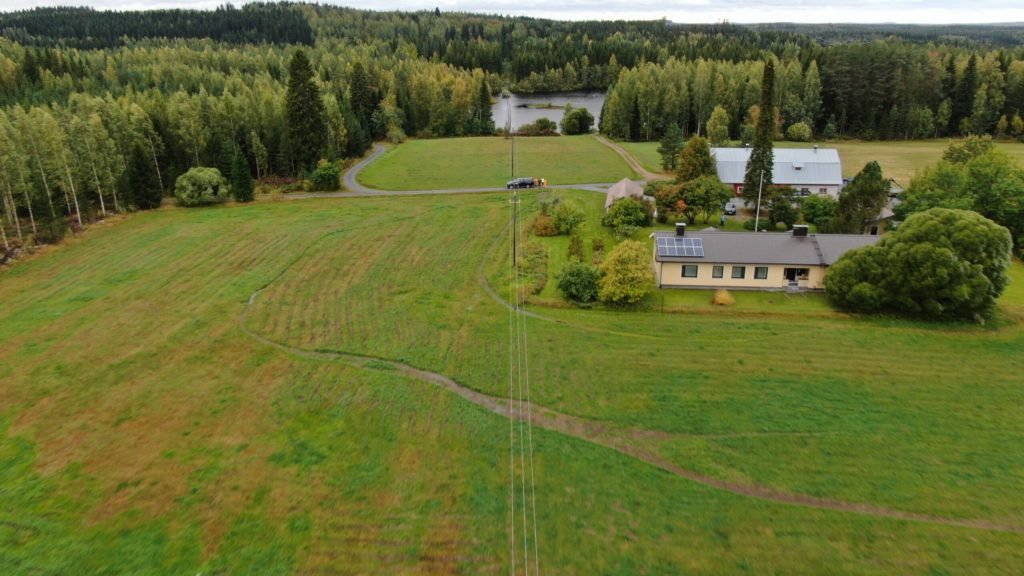 webteks's tweet photo. Finnish energy company Järvi-Suomen Energia, who distributes electricity for over 100,000 customers in Finland, is using drones for power line monitoring, especially after extreme weather events to detect post-storm damages. Learn more here:https://t.co/SSOpIIhKFF https://t.co/SxIGLjUOdn
