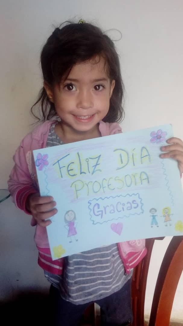 jilafrontera's tweet photo. Gracias!!!!!! Pequeños por el amor 😊 y la comprensión feliz día para todos los maestros https://t.co/KajSehrJ3n