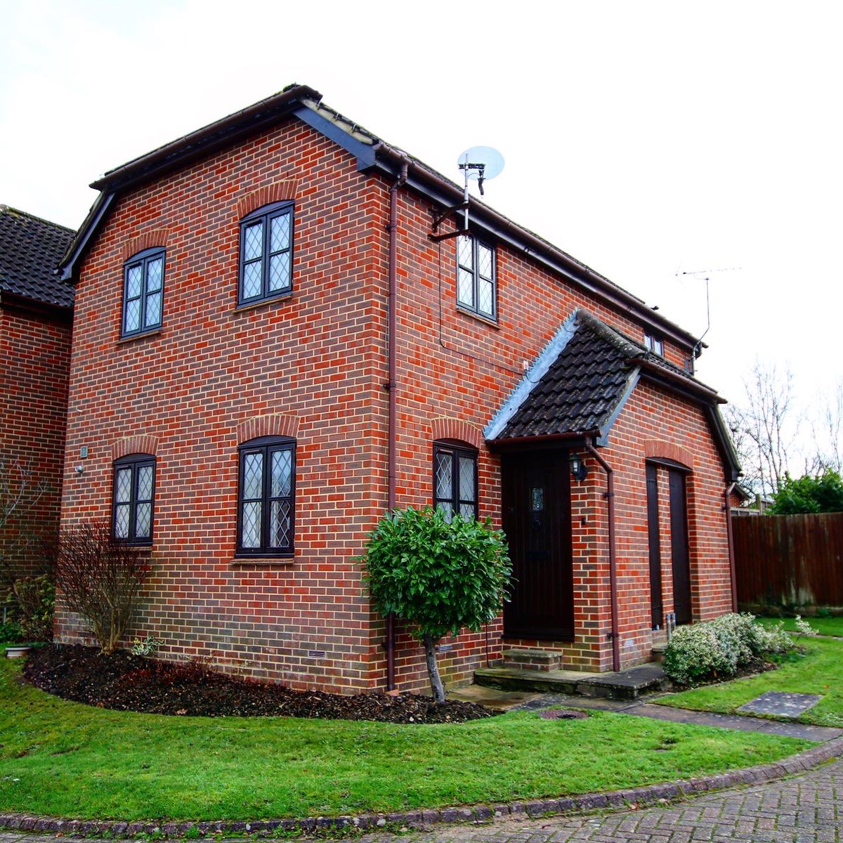 Lines & James tweet media