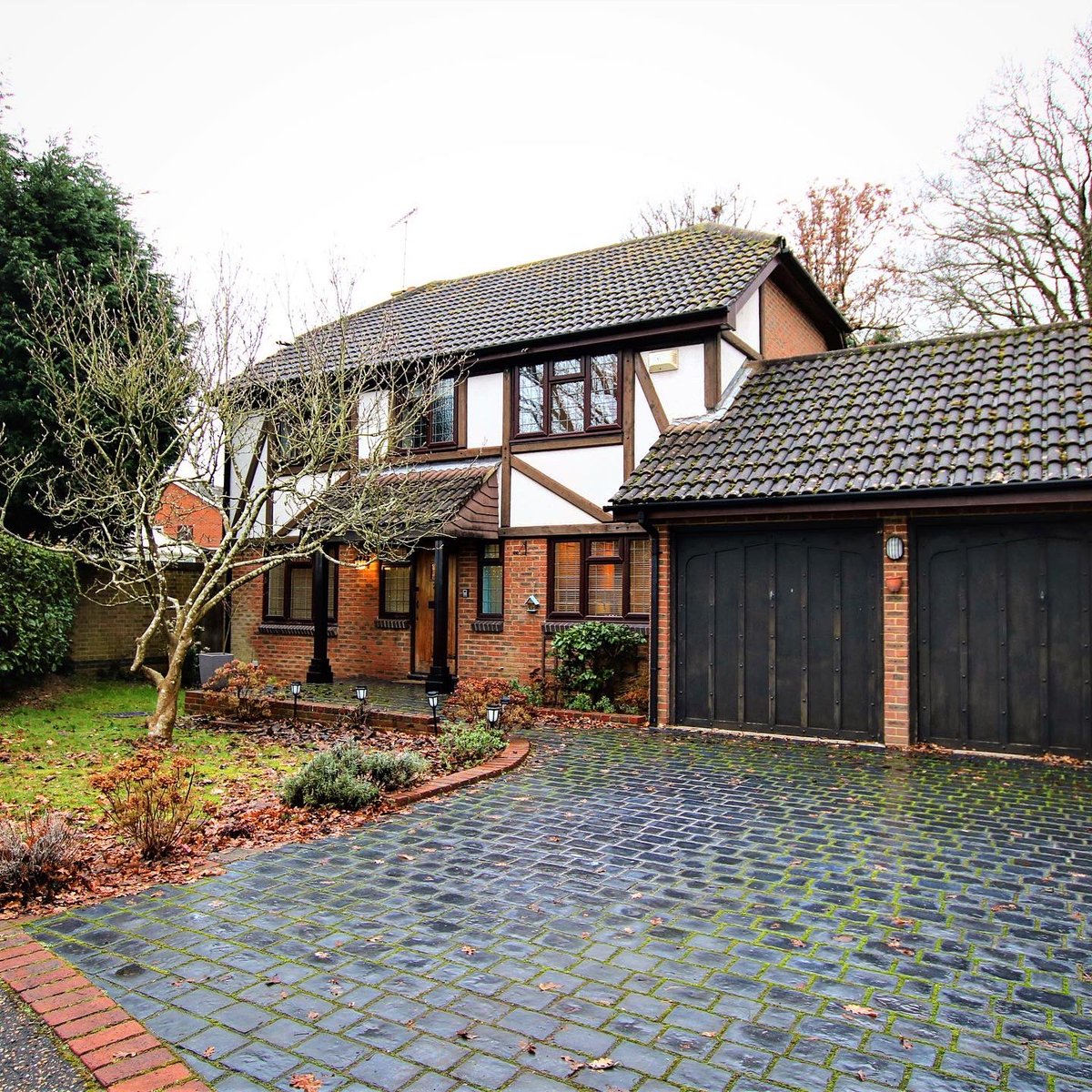 Lines & James tweet media