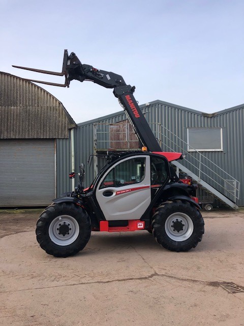 Still on the go <a href="/rdmachinery/">R & D Machinery</a> with the delivery of this new Manitou MLT635 to a very good long standing Manitou customer and also a very tidy used Manitou MLT630 V to a local farmer. More new and used machines in stock at R &amp; D Machinery. #busy #crackon <a href="/ManitouUk/">Manitou UK 🇬🇧</a> <a href="/GroupManitou/">Manitou Group</a>