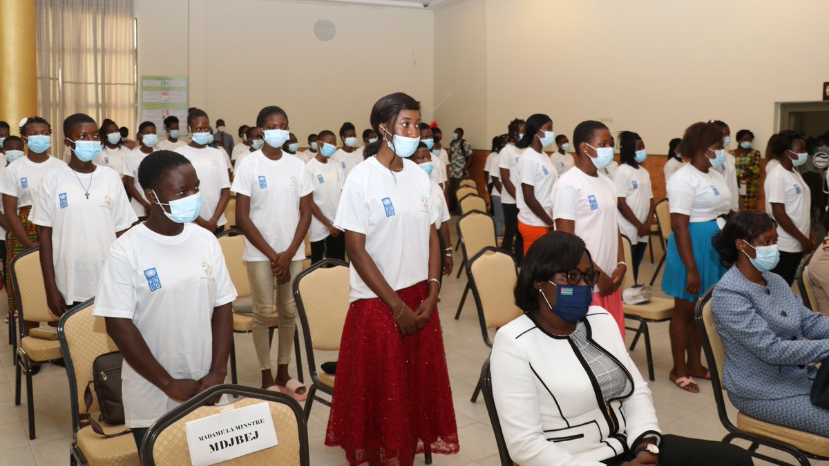 A 17 ans, le BAC en poche, Mlle Fandjinou Séfako Deborah ambitionne de devenir medecin cardiologue pour porter secours aux personnes malades du coeur. Elle fait partie des 60 lauréates de l'édition 2020 du Programme d'excellence académique &amp; du #leadership de la jeune #fille 🇹🇬