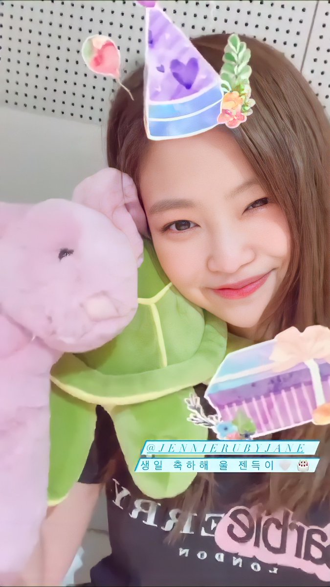 9ulovejenn1e's tweet photo. เจนนี่น่ารักโพด น่ารักจริงๆเลยโอ้ยย
#PricelessJennieDay
#빛이나는_제니의_모든날이_찬란하길
#BonJennieversaire https://t.co/Wa6V0RKb47