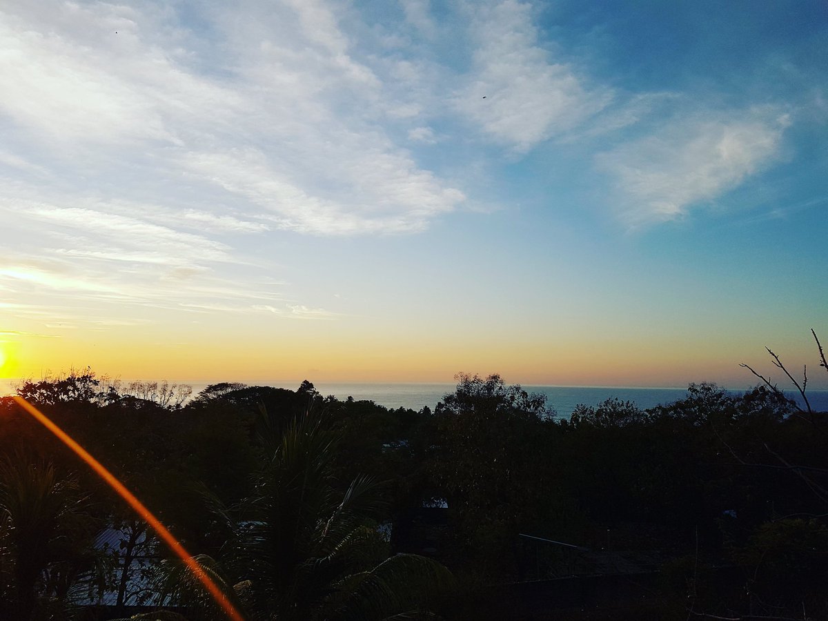 DienteZonte's tweet photo. There is a crack in everything
That’s how the light gets in. •Hay una grieta en todo, así es como entra la luz. #LeonardCohen #ElZonte #DienteZonte #Surf #ElSalvador #DigitalDentistry #ShortImplants #Dental #Licht https://t.co/M8J8yCk08D